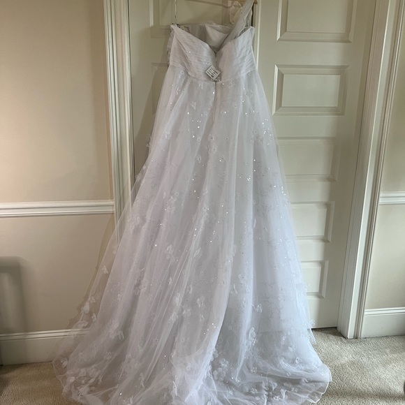 Magical VERA WANG One Shoulder Wedding Dress Plus Size 22 NEW - Picture 6 of 10